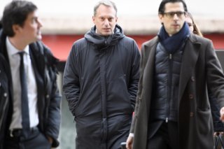 Yves Allegro, ici entouré de ses avocats lors du procès de première instance, a décidé de recourir au tribunal fédéral pour "clamer son innocence jusqu'au bout".